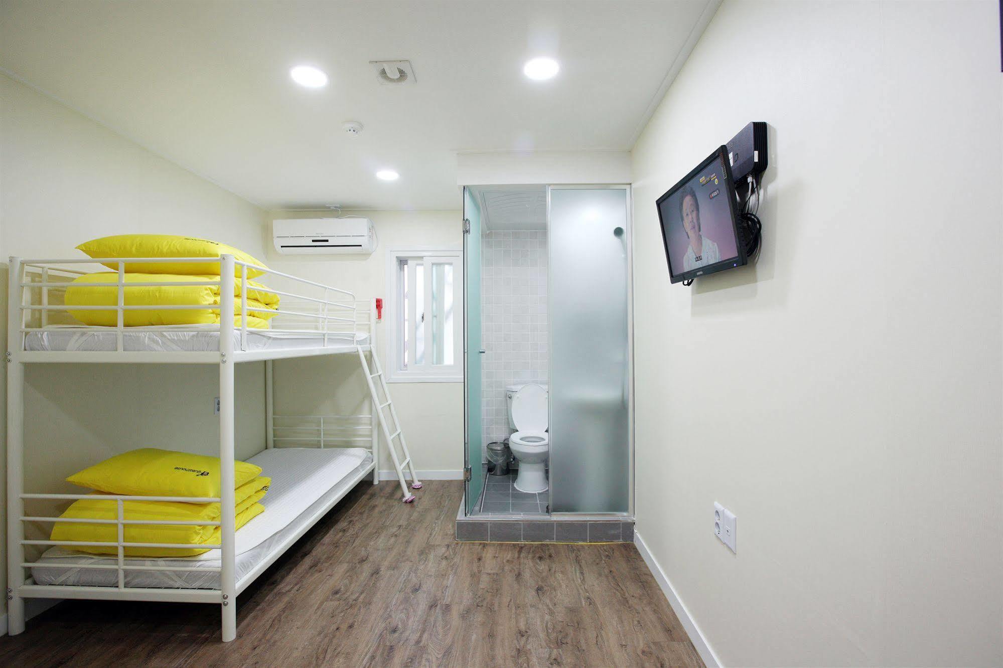 24 Guesthouse Myeongdong Avenue Seoul Exterior photo
